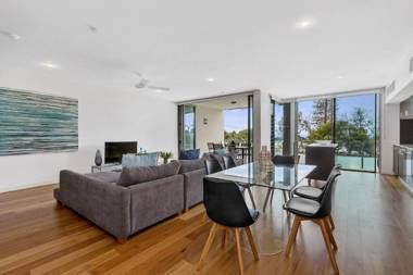 KINGSCLIFF NOR NOR EAST 101 ON MARINE PARADE