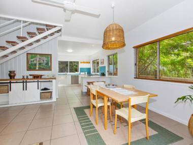 BEACH HOUSE ON PEARL