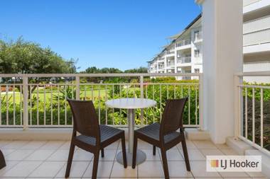 Resort On The Beach 5118