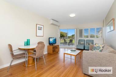 Resort On The Beach 5118