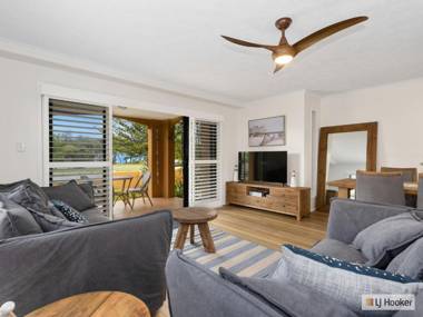 Salty Kisses on Marine