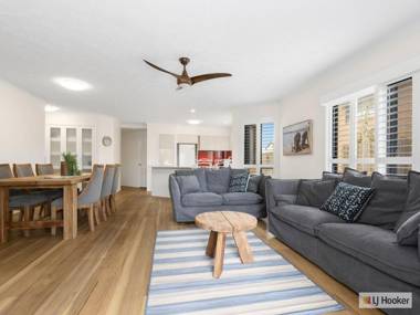 Salty Kisses on Marine