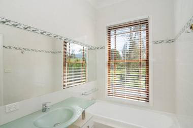 Rivermist - Luxury 6 bedrooms & 6 bathrooms!