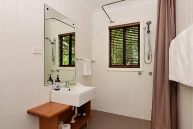 Cloudsong Chalet 1 - Close to the village centre!