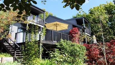 Cloudsong Chalet 3 - Close to the village centre!