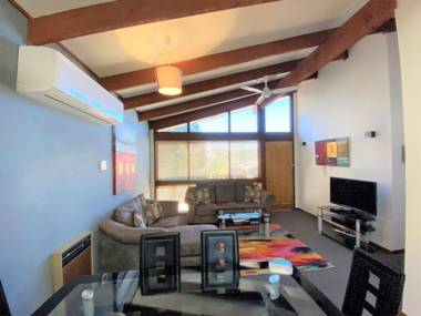 Eliza Lee 3 - Comfortable for the budget savvy