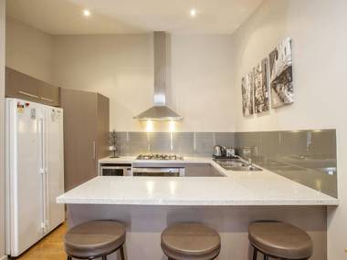 Khione 1 - Modern & spacious with views towards Lake Jindabyne & the mountains beyond