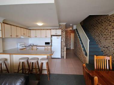 Twin Seasons 4 - Lake and Mountain Views