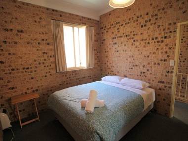 Twin Seasons 4 - Lake and Mountain Views