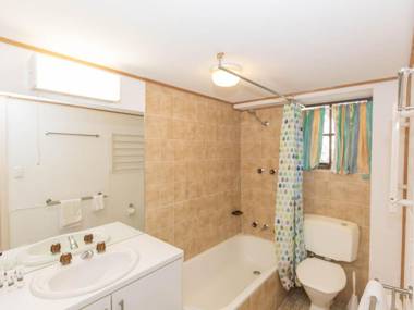 Misty Gables 2/24 Townsend Street