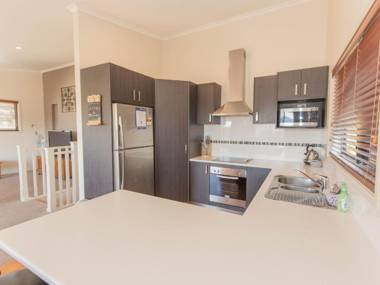 Boronia 6/30 Nettin Circuit