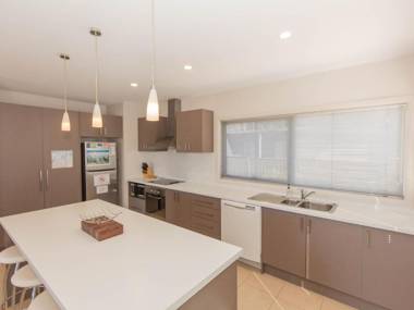 Opus 1/10 Poly Cow Lane