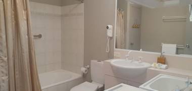 Horizons 201 - Lake Jindabyne Waterfront