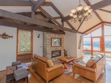 Heidelburg 3 of 6 Banjo Patterson Crescent