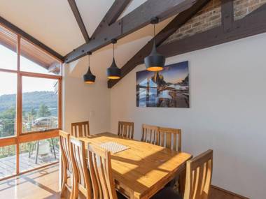 Heidelburg 3 of 6 Banjo Patterson Crescent