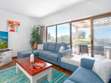 Doncaster - Yamba Main beach and sea pool