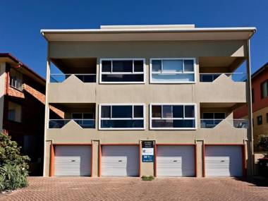 Avalon 2- uninterrupted views- almost on the beach!