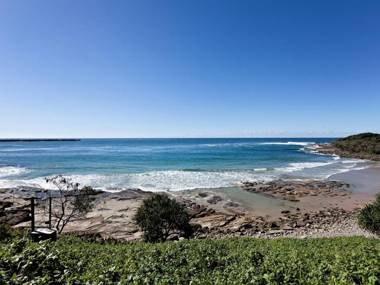 Avalon 2- uninterrupted views- almost on the beach!