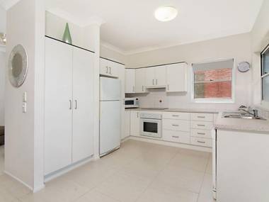 Avalon 3 - views to die for - across the road from convent beach