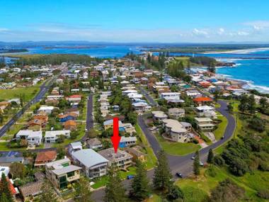 Blue Pacific 2 - Across the road from Pippi Beach