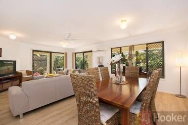 32 Beachside - LJHooker Yamba