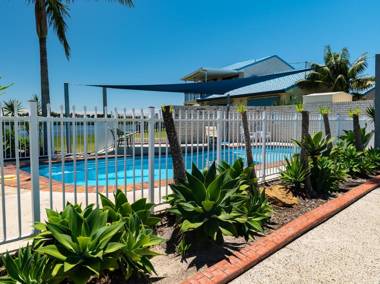 Peninsula Court 5 - LJHooker Yamba
