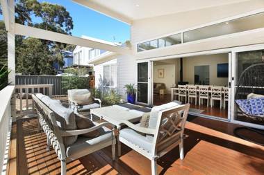 Calming Waters - Pet Friendly - 3 Min Walk to Beach
