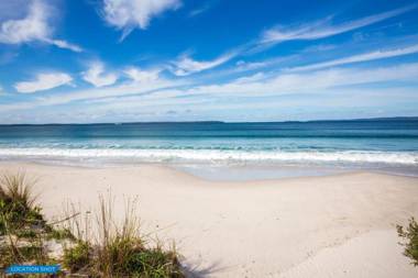 Azure Absolute Beachfront - Pet Friendly