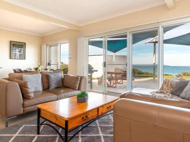 Mamorhomy - beachfront spacious apartment