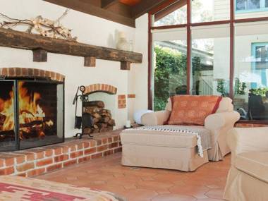 Izba - mediterranean style hideaway