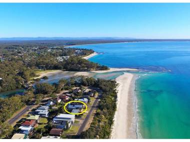 Oasis on the Beach :: Jervis Bay Rentals