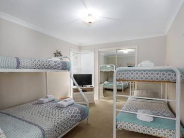 Akarana Beach House :: Jervis Bay Rentals