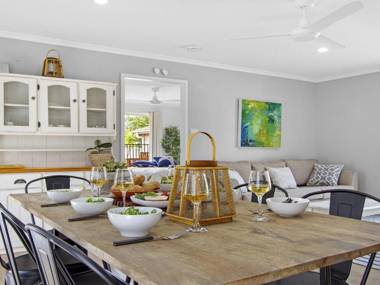 Pure Salt - beach house with pool 300m to beach