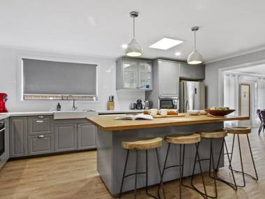 Pure Salt - beach house with pool 300m to beach