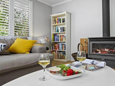 Pure Salt - beach house with pool 300m to beach