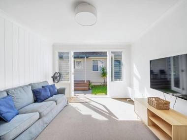 On The Beach at Vincentia 4pm Check Out Sundays