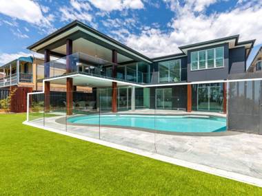 Vukeville beachfront luxury with pool 4pm Check Out Sundays