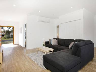 Callies Retreat I Pet Friendly I 3 Min Walk to Beach