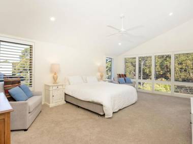 Sapphire Sands - Pet Friendly - 1 Min Walk to Beach