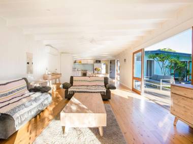 Beachwood - Pet Friendly - 2 Mins Walk to the Beach
