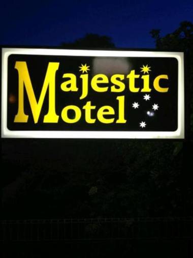 Majestic Motel