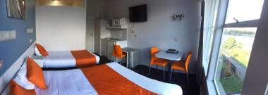 Waterfront Lodge Motel