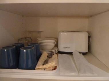 Mayfair Plaza Motel and Apartments