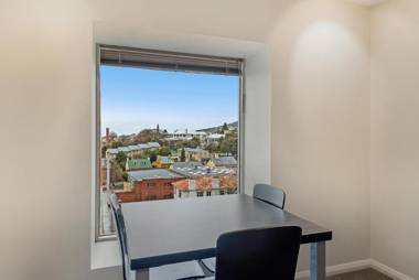 Mantra One Sandy Bay Road