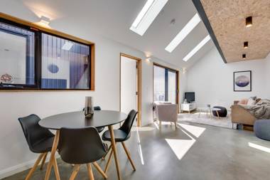 White Room Apartments