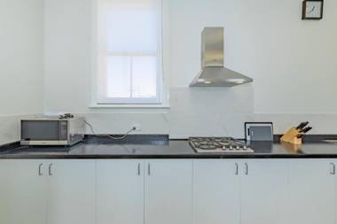 4 Bedroom House - Hobart CBD - Free Parking