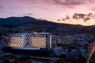 Crowne Plaza Hobart an IHG Hotel