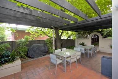 Grosvenor Court Apartments