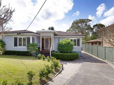 Rubys Retreat' 44 Achilles Street - pet friendly aircon & boat parking