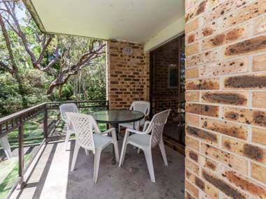 28 'Bay Parklands' 2 Gowrie Ave - pool tennis + stunning views